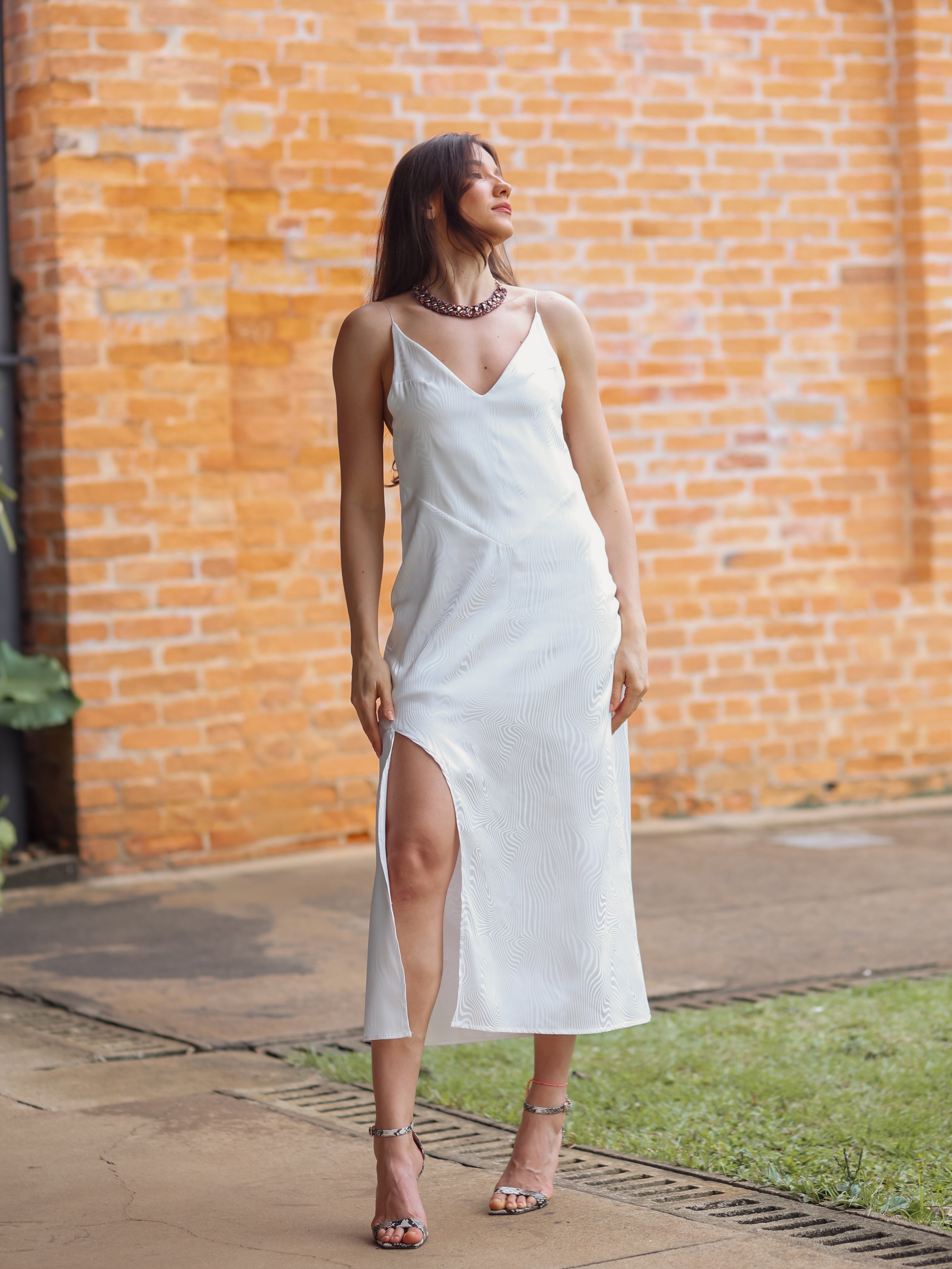 Vestido Réveillon Midi Decote Costas