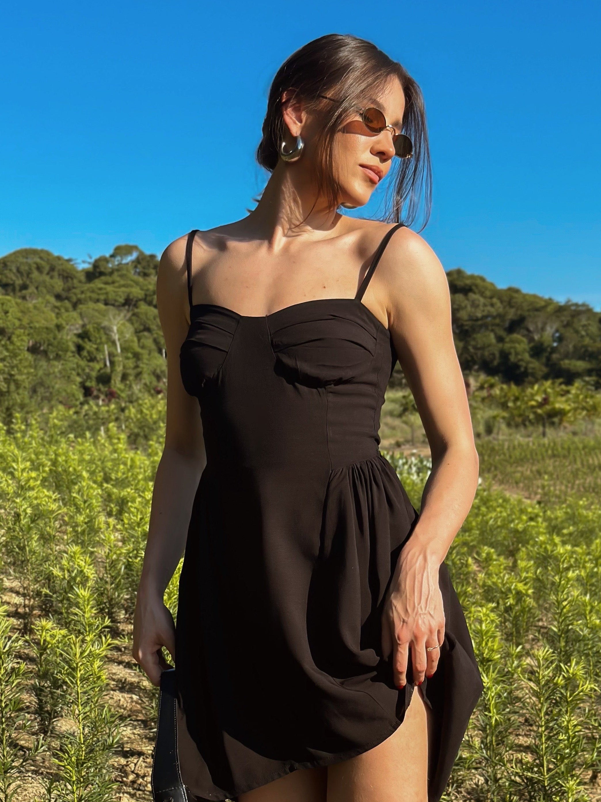 Vestido Curto Decote Meia Taça Amèlie
