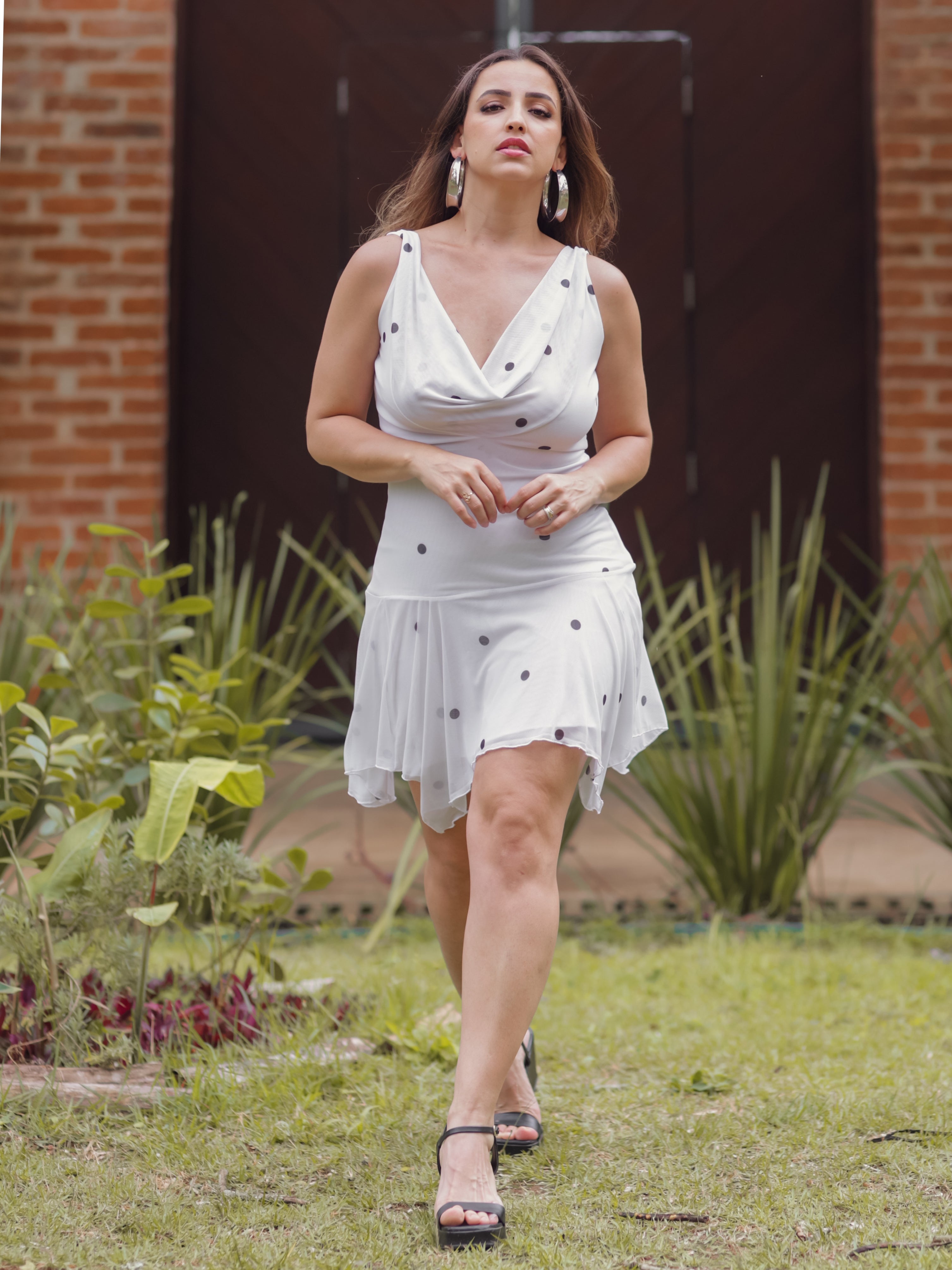 Vestido Decote Caído Poá Pérola