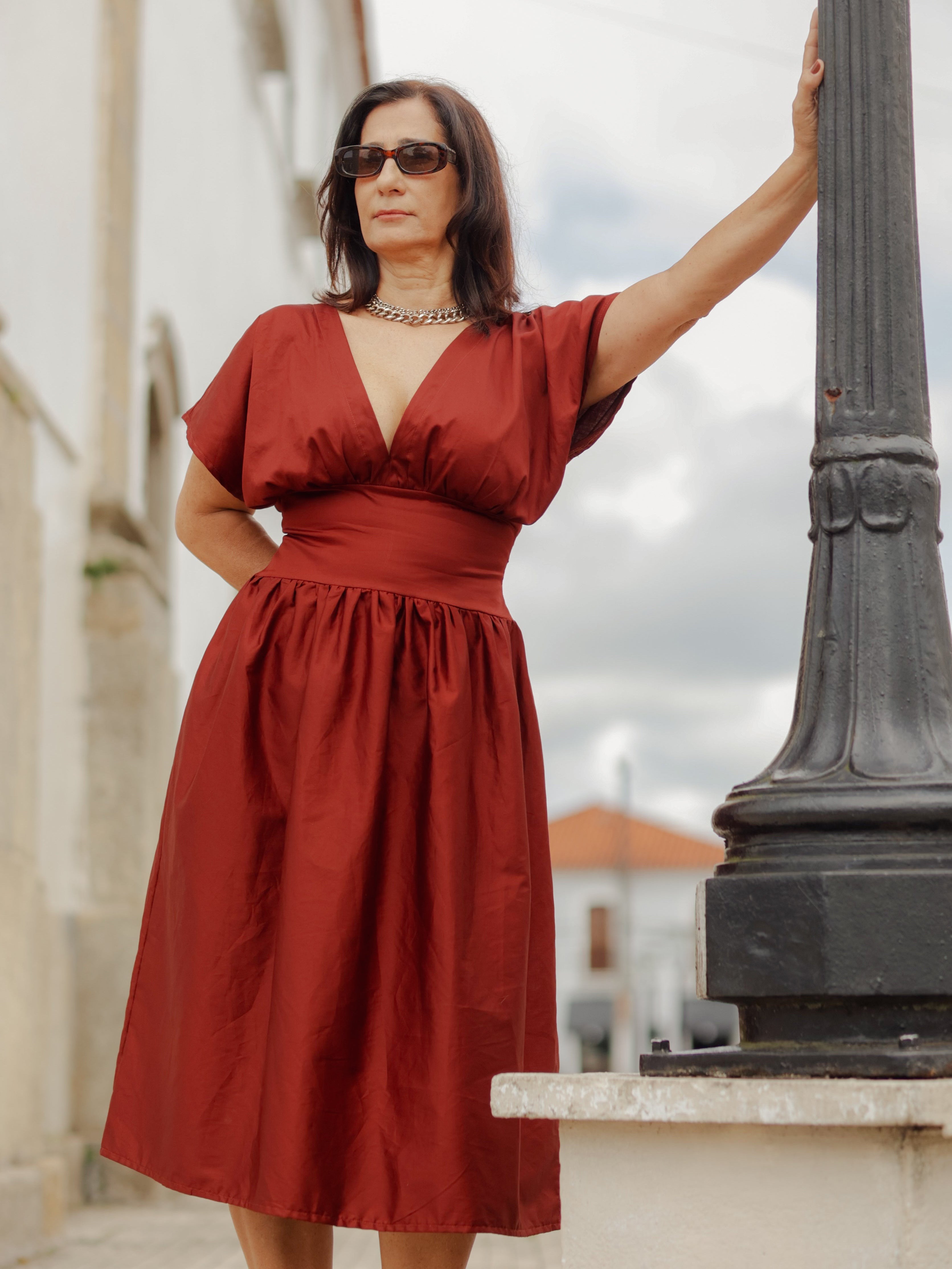 Vestido Clássico Mídi Sabrina
