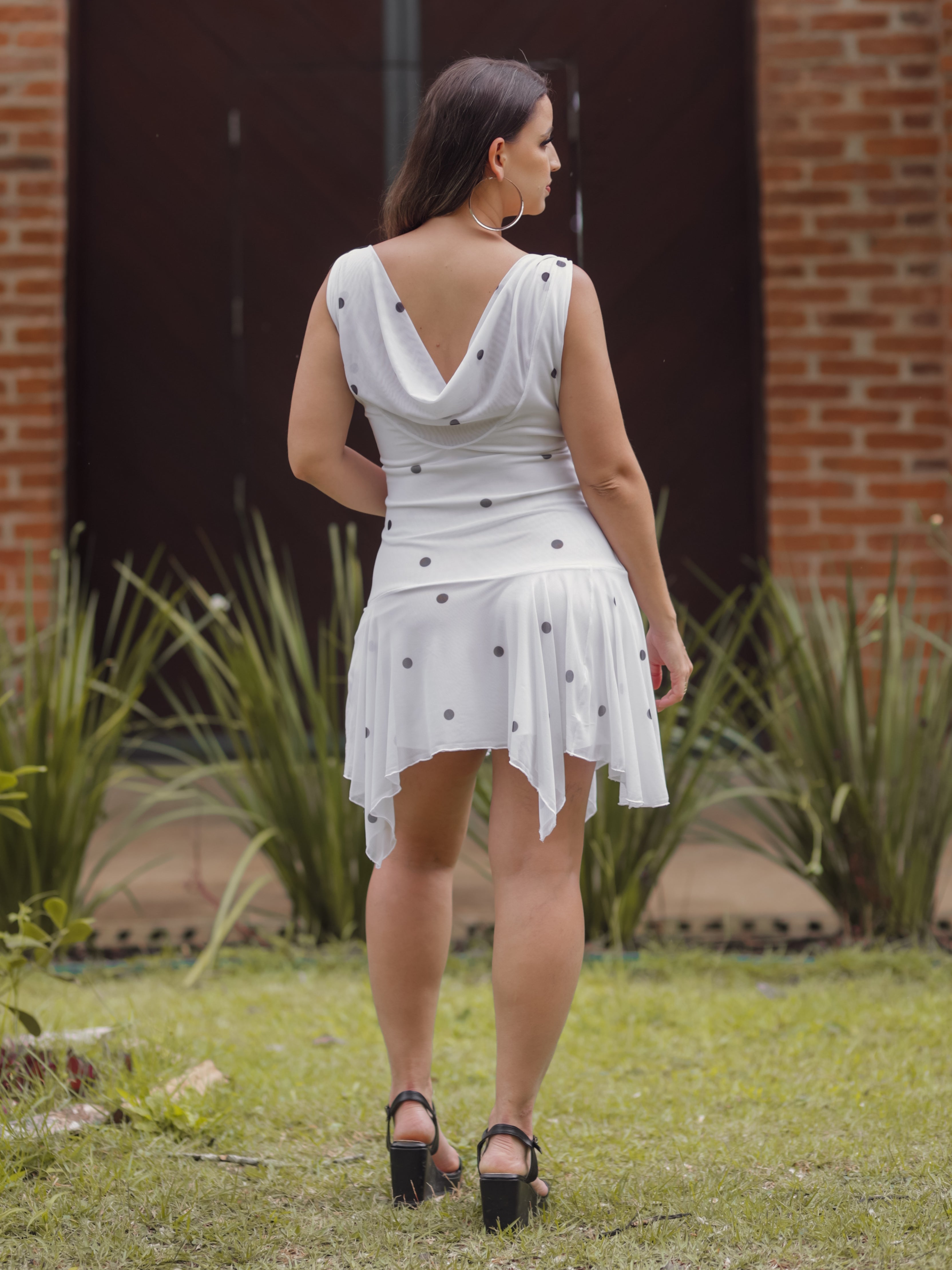 Vestido Decote Caído Poá Pérola