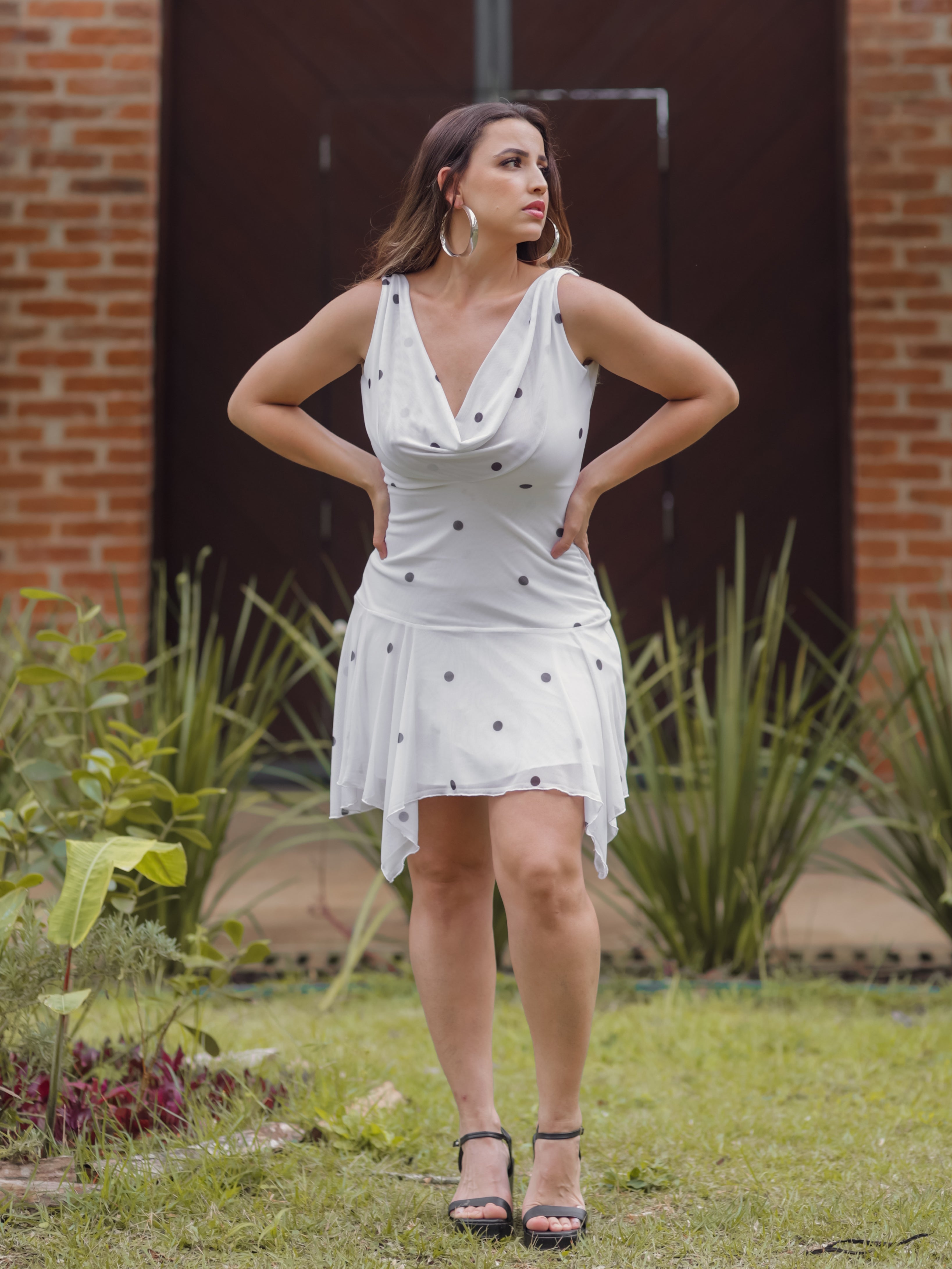 Vestido Decote Caído Poá Pérola