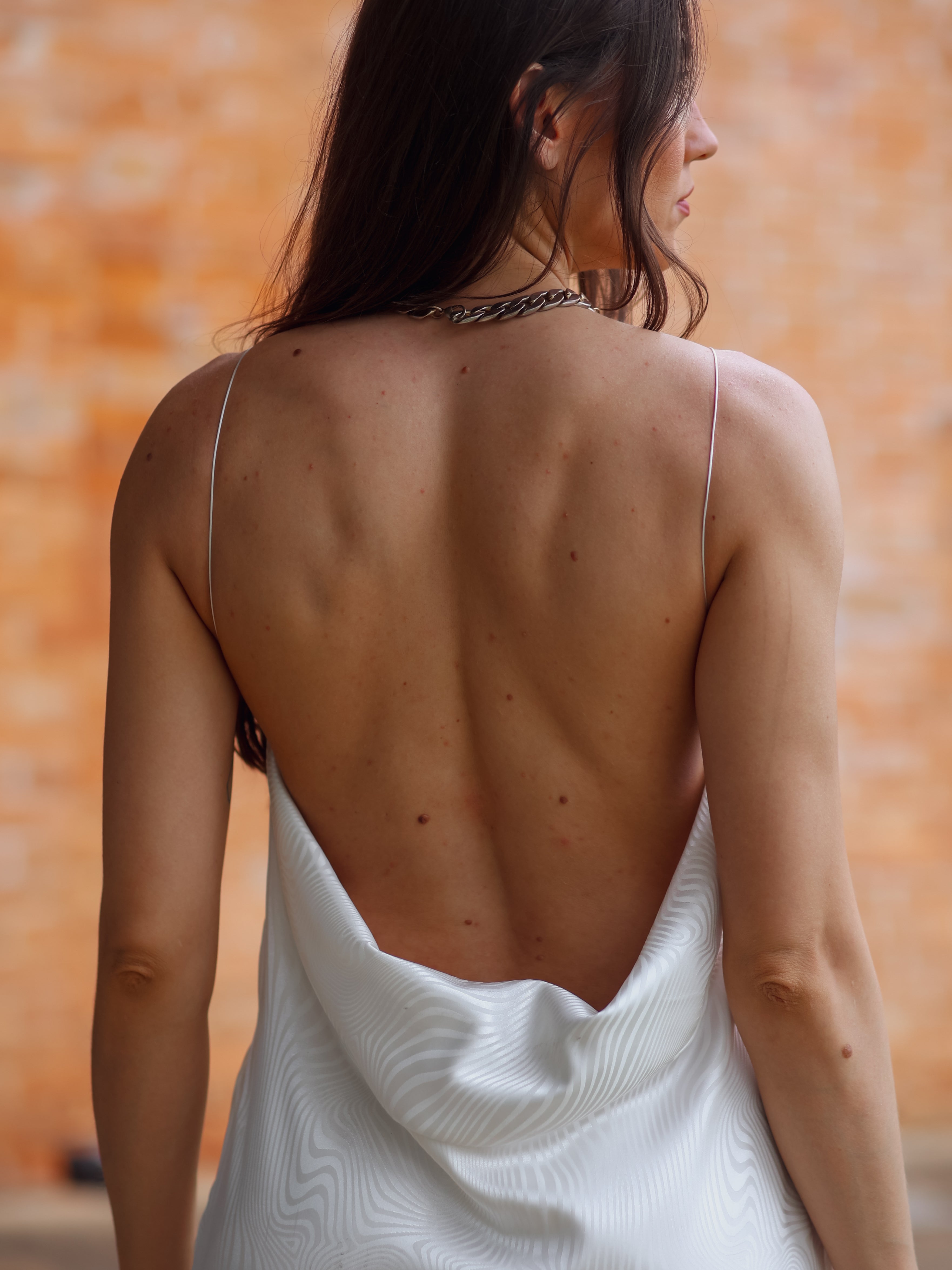 Vestido Réveillon Midi Decote Costas