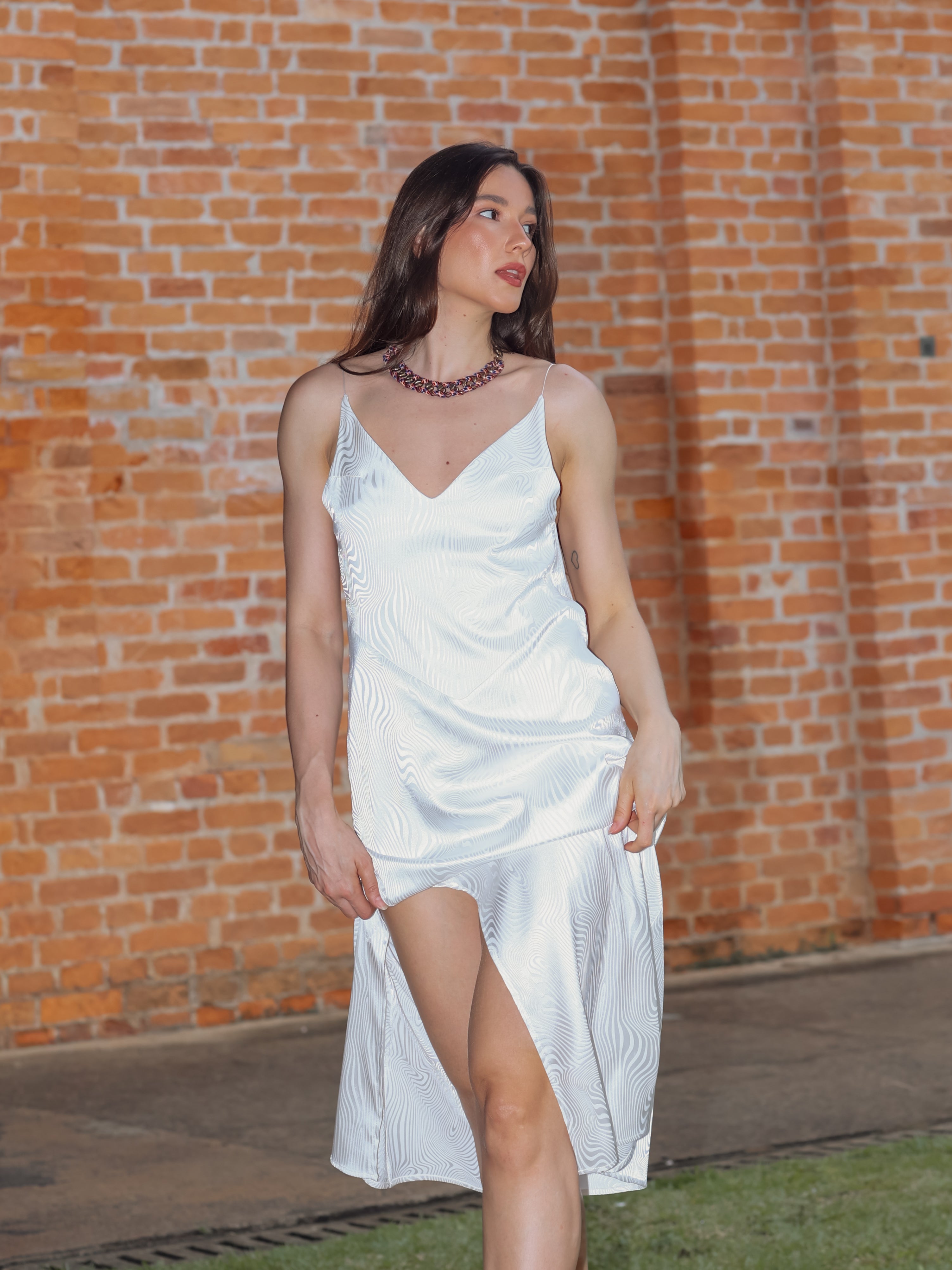 Vestido Réveillon Midi Decote Costas