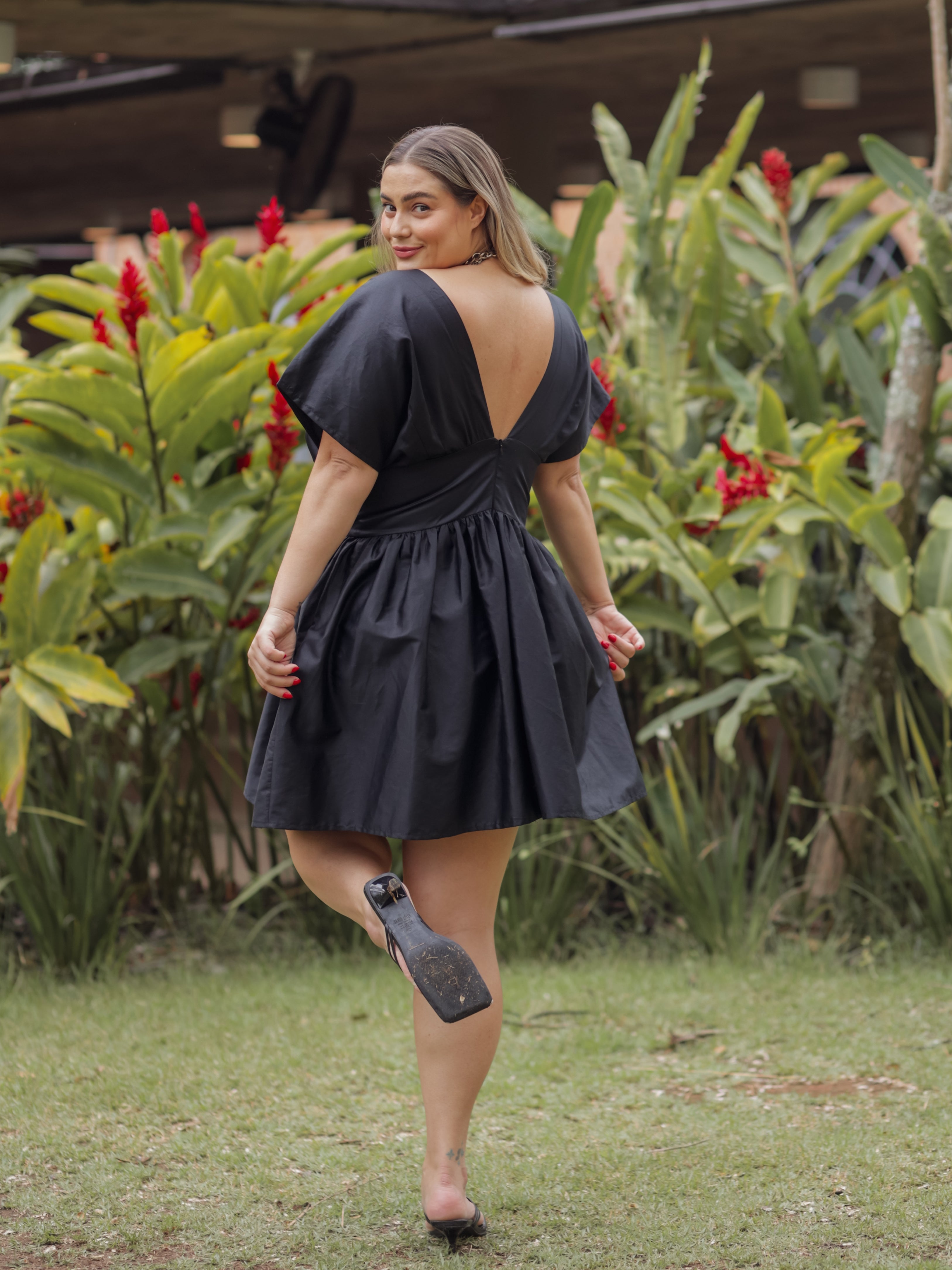 Vestido Clássico curto Sabrina