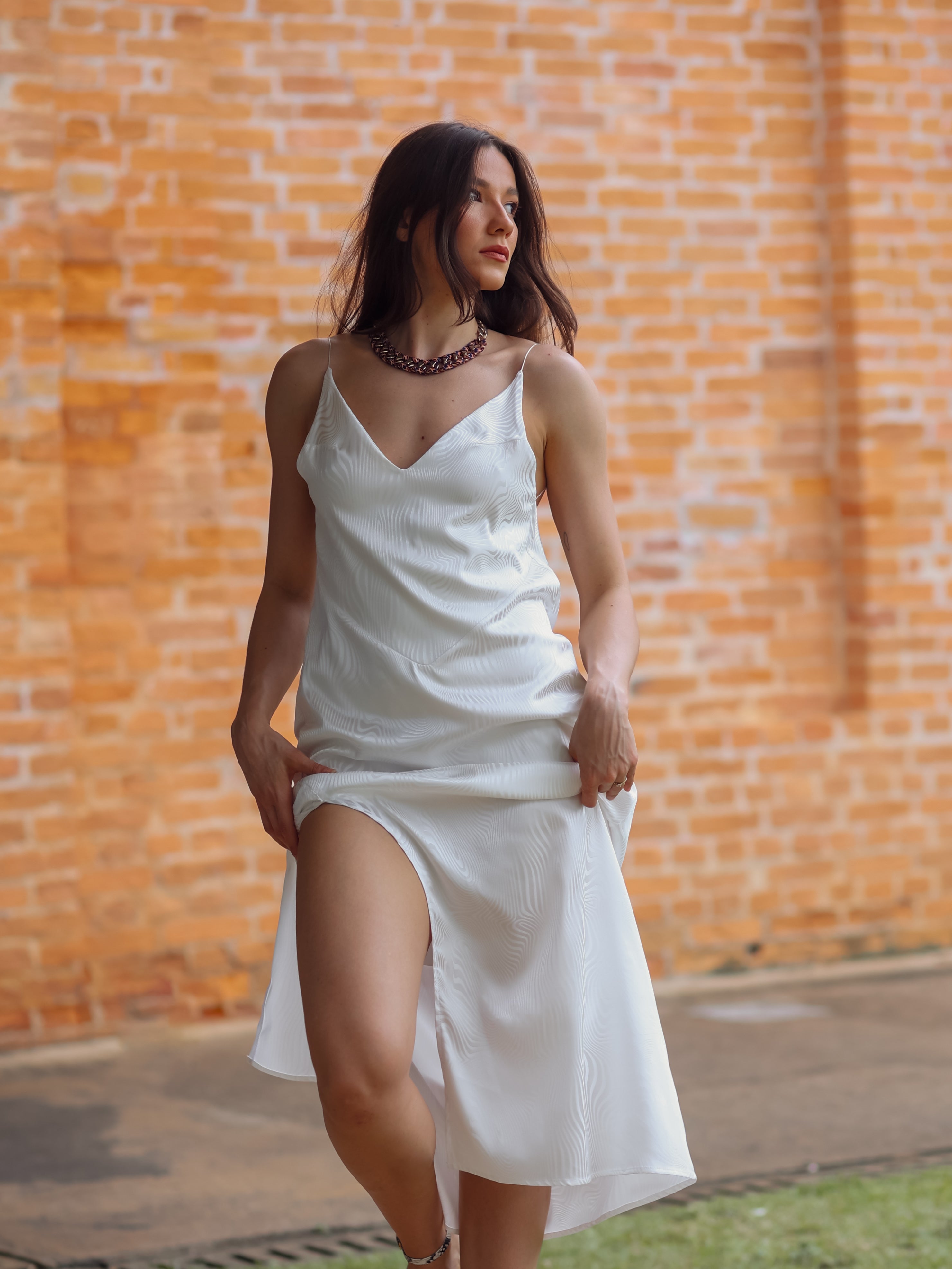 Vestido Réveillon Midi Decote Costas