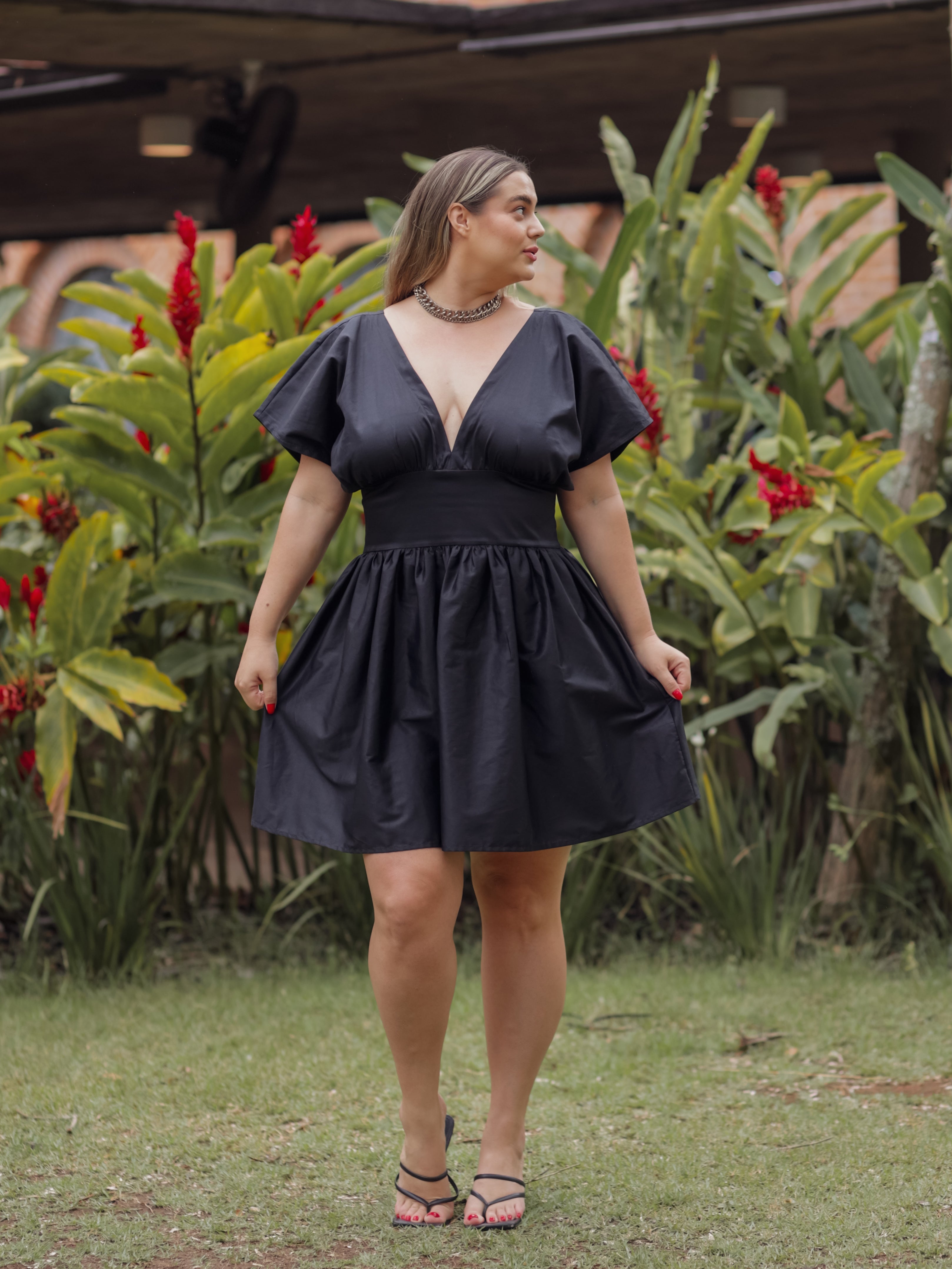 Vestido Clássico curto Sabrina