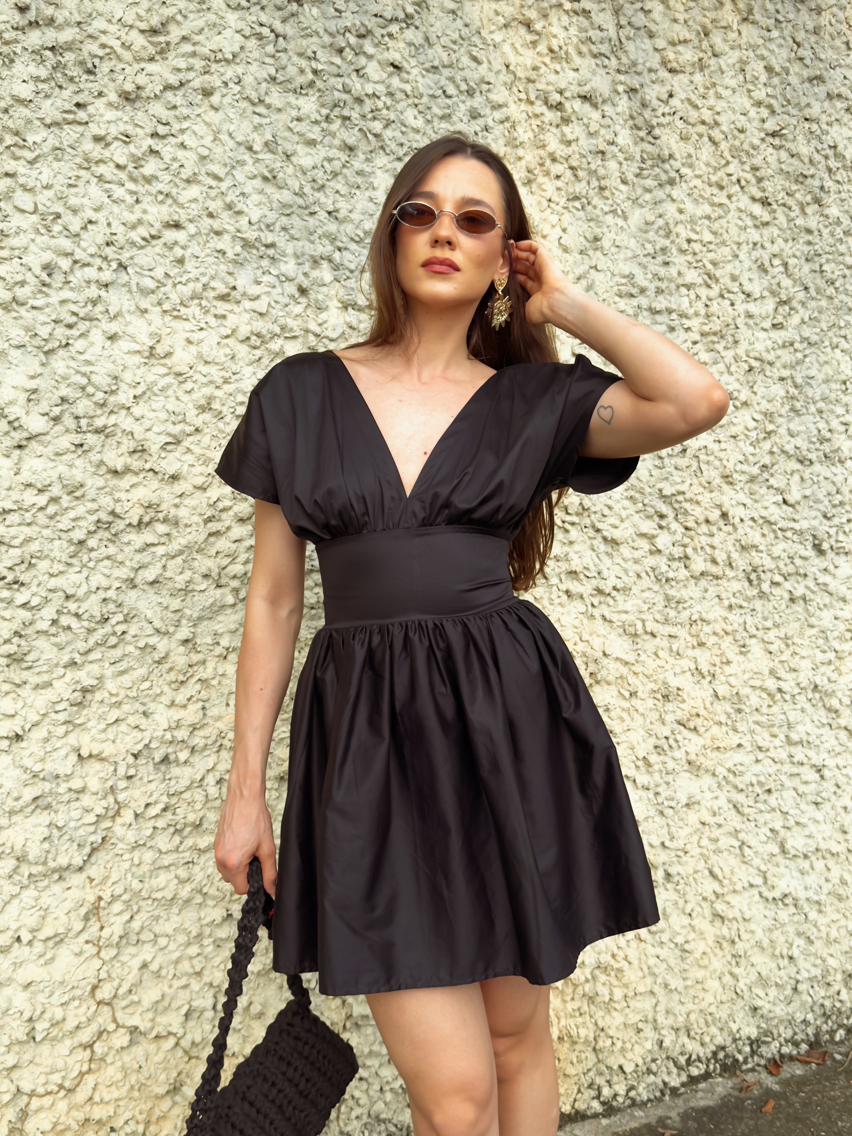 Vestido Clássico curto Sabrina