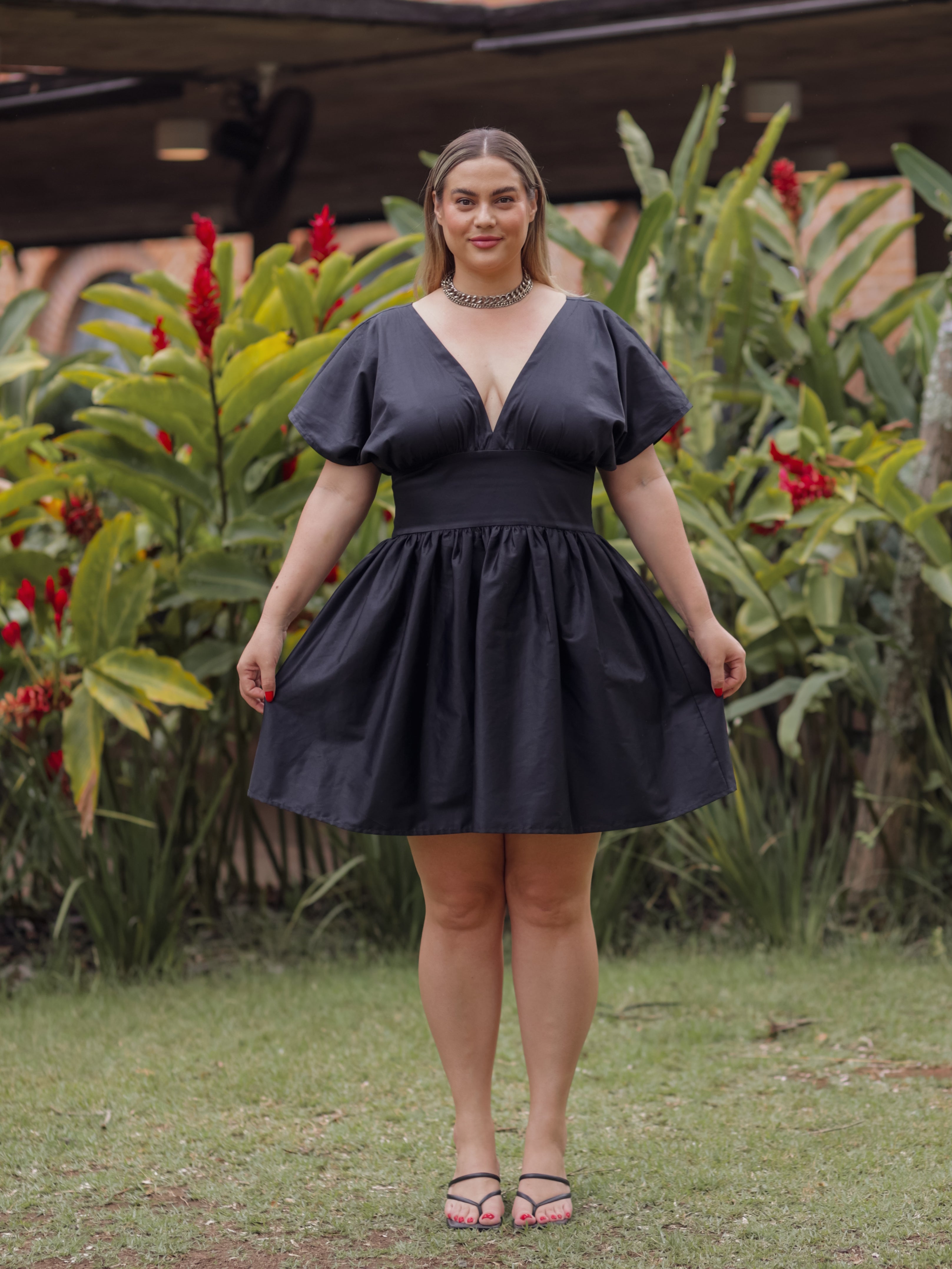 Vestido Clássico curto Sabrina