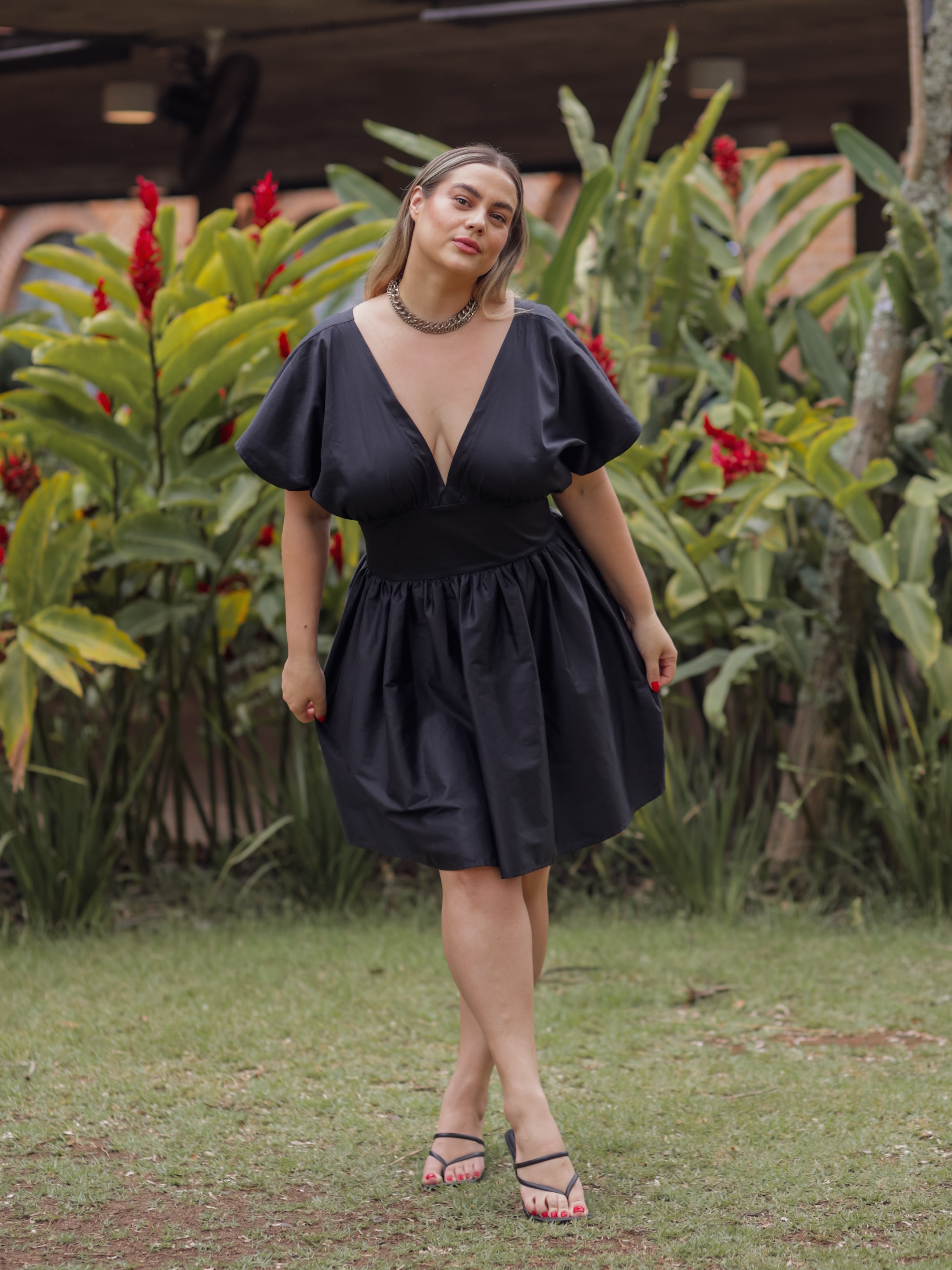 Vestido Clássico curto Sabrina