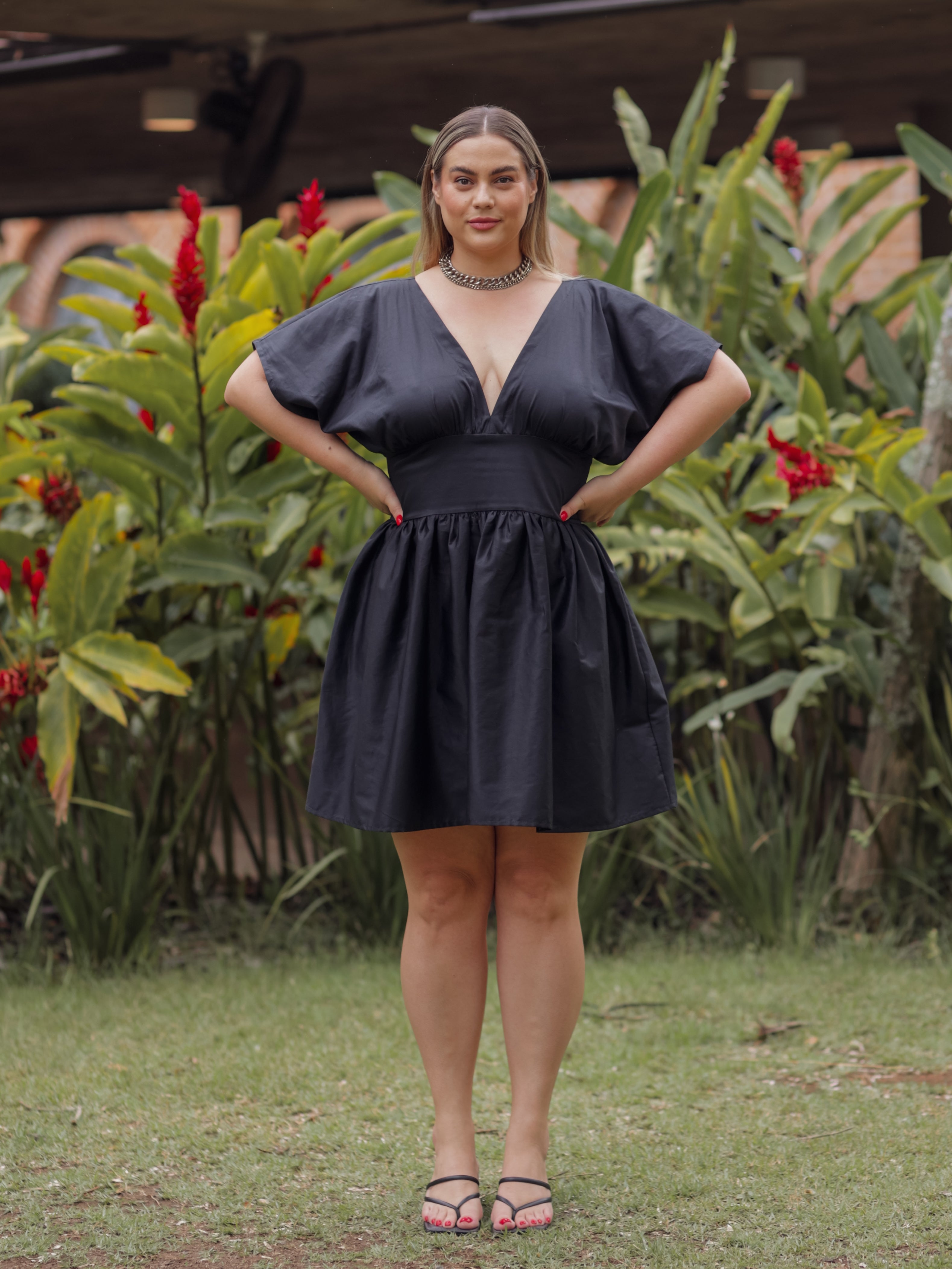 Vestido Clássico curto Sabrina