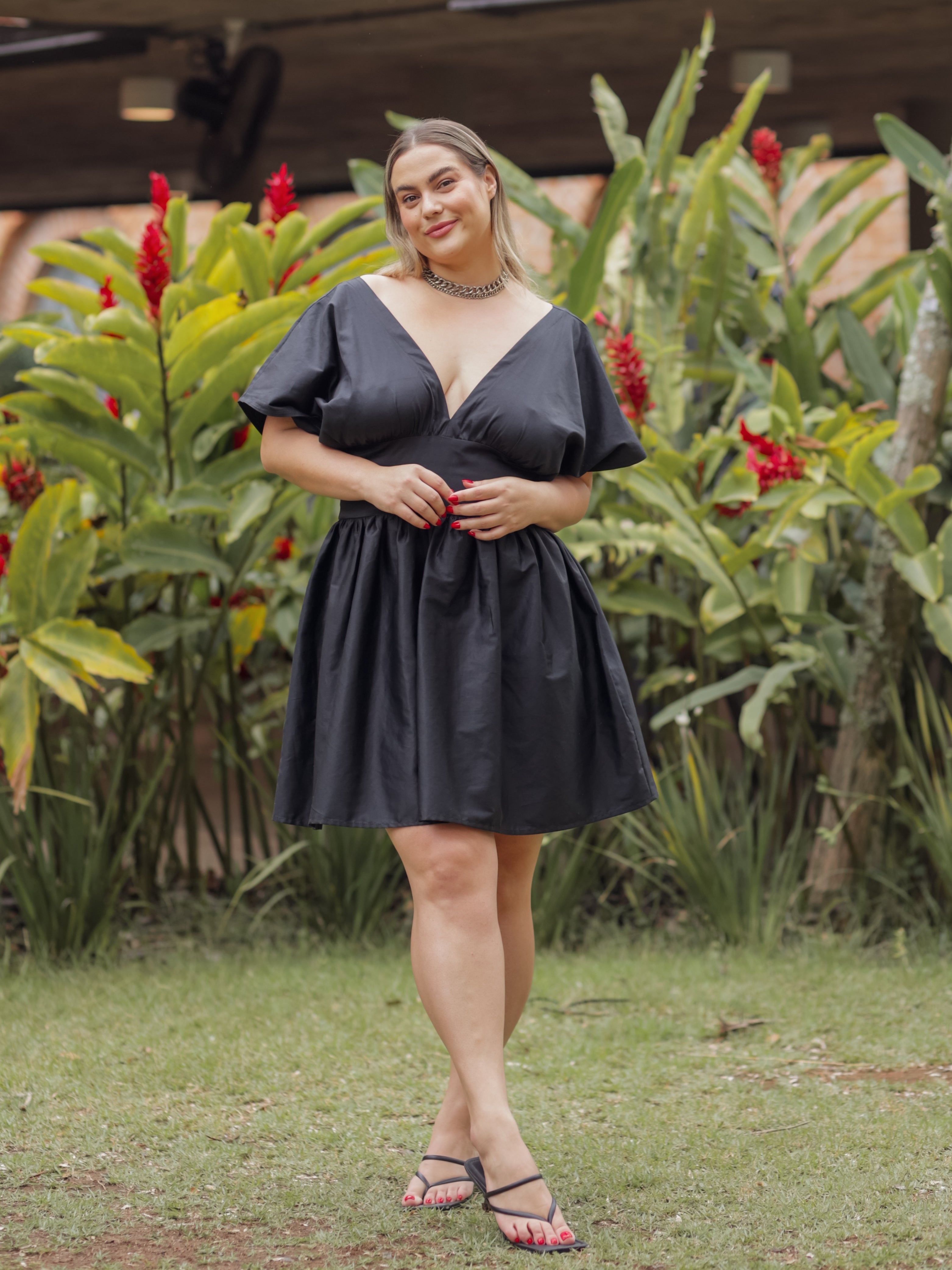 Vestido Clássico curto Sabrina