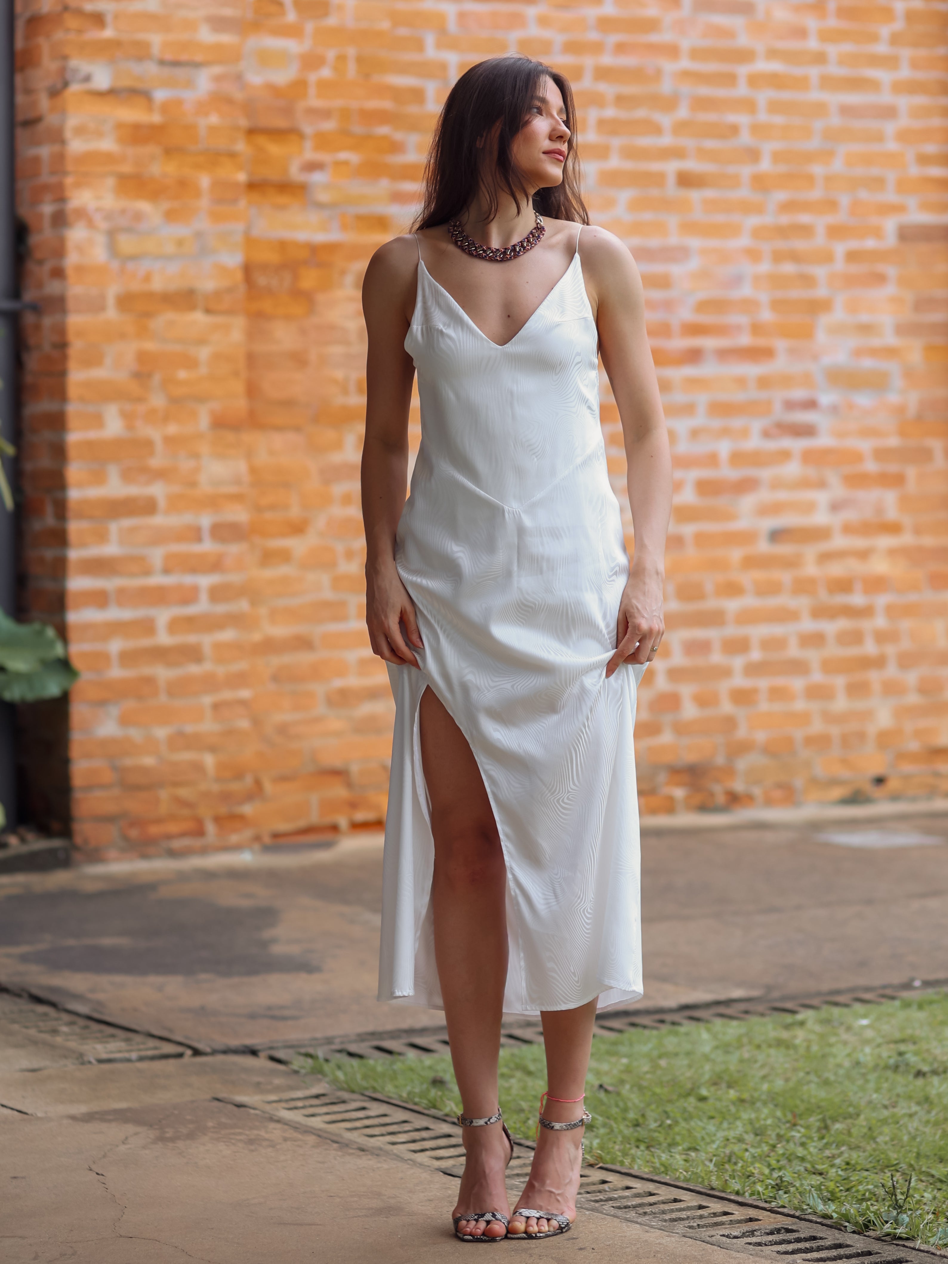 Vestido Réveillon Midi Decote Costas