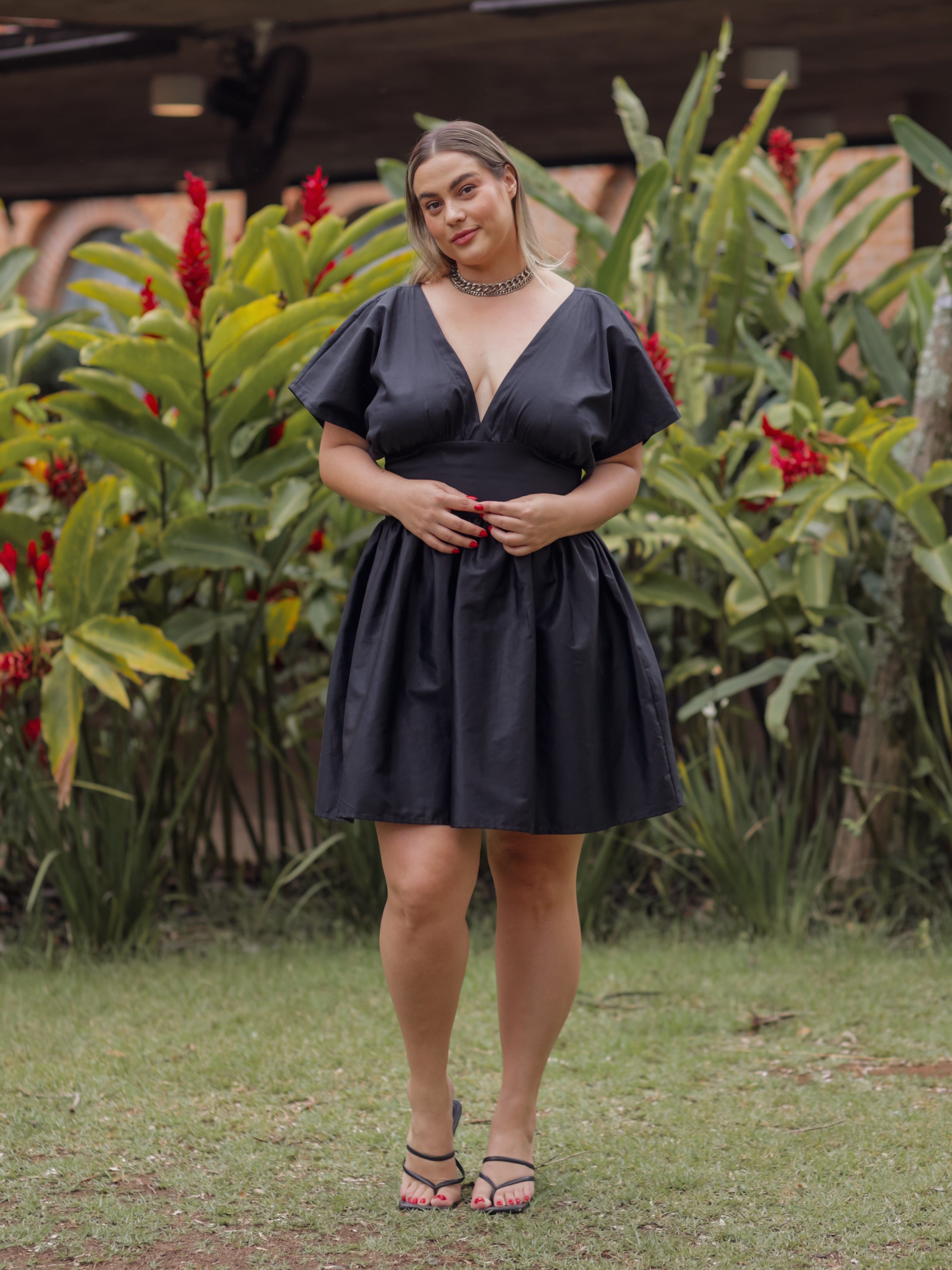 Vestido Clássico curto Sabrina