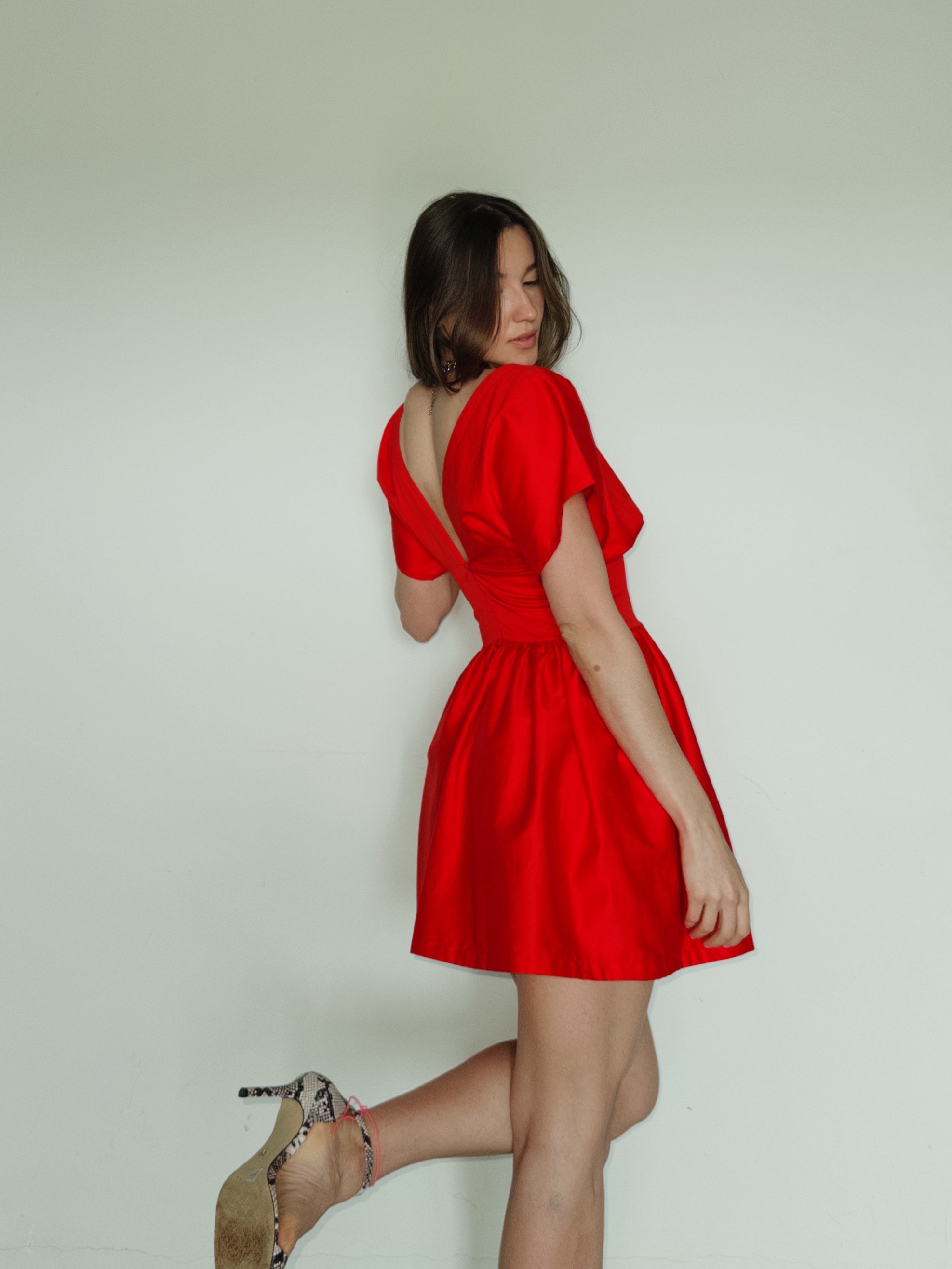 Vestido Clássico Curto Sabrina