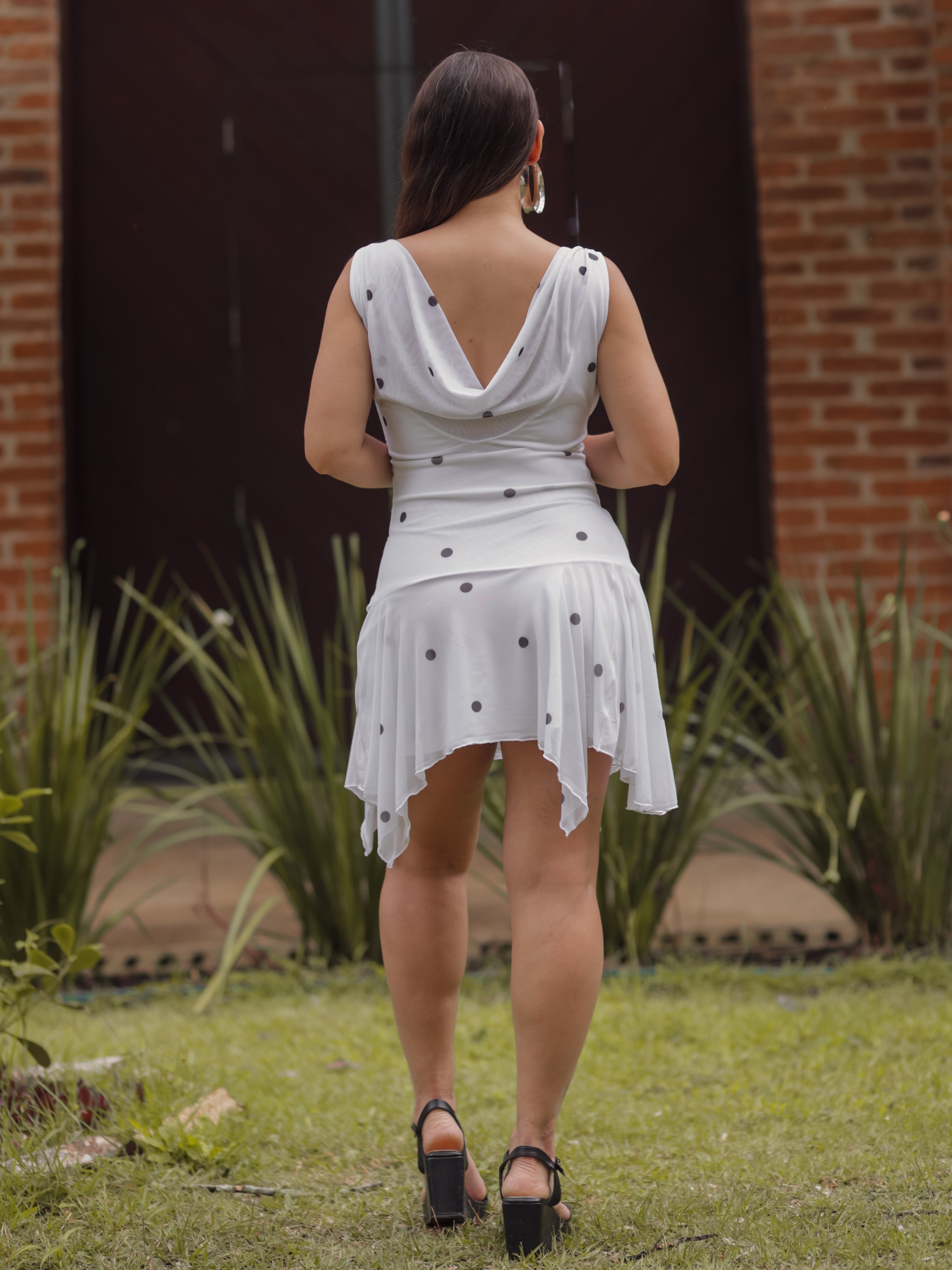 Vestido Decote Caído Poá Pérola