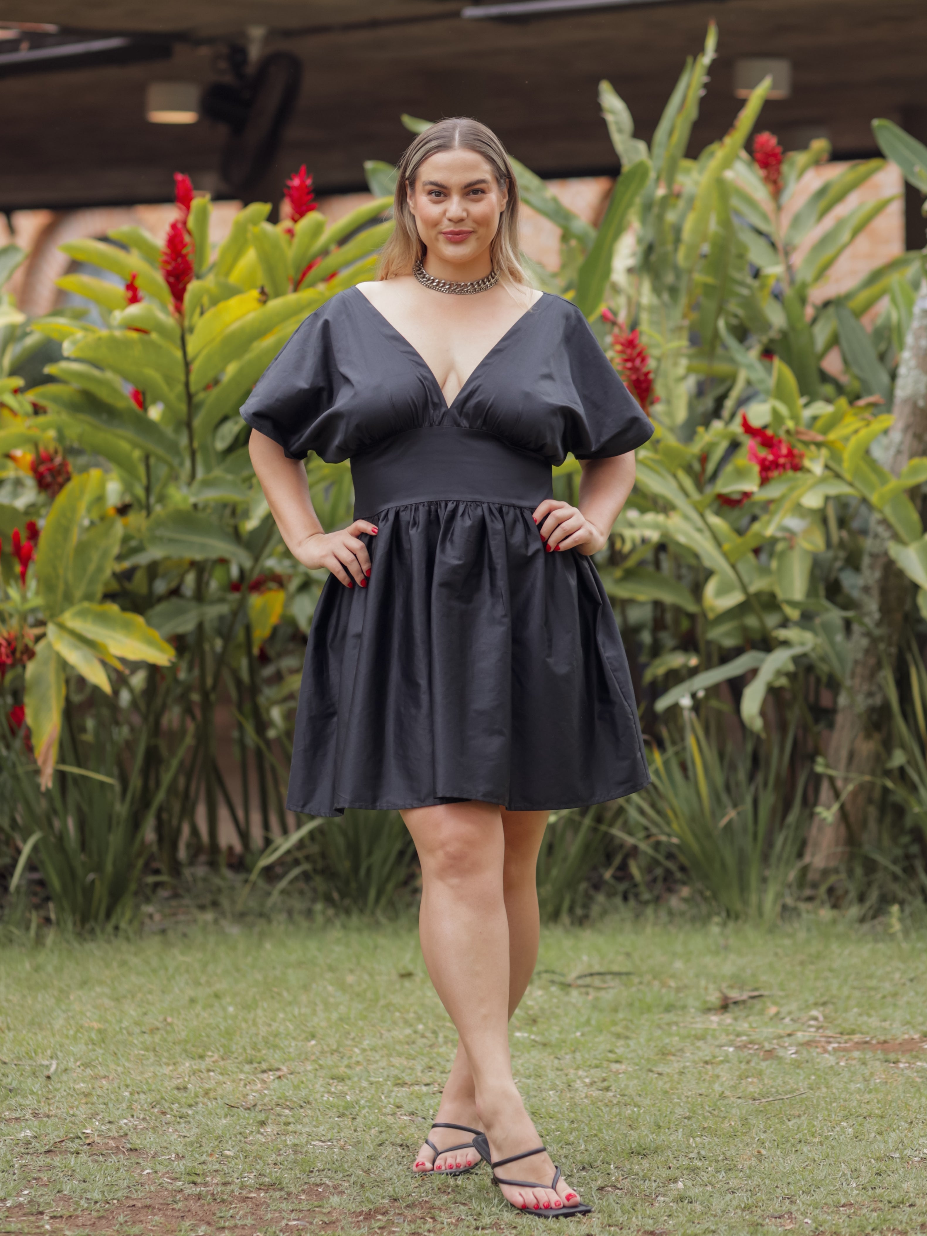 Vestido Clássico curto Sabrina