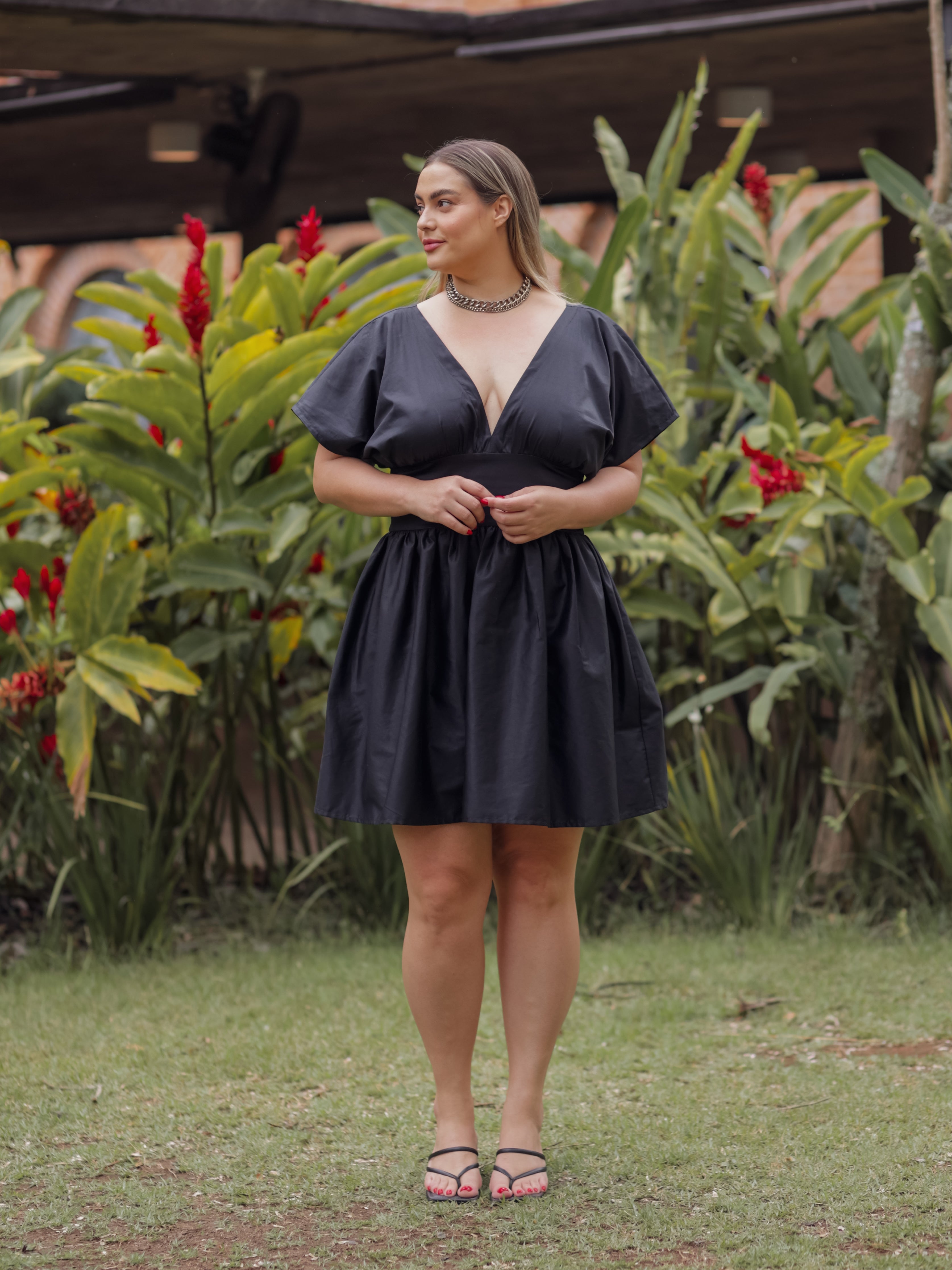 Vestido Clássico curto Sabrina