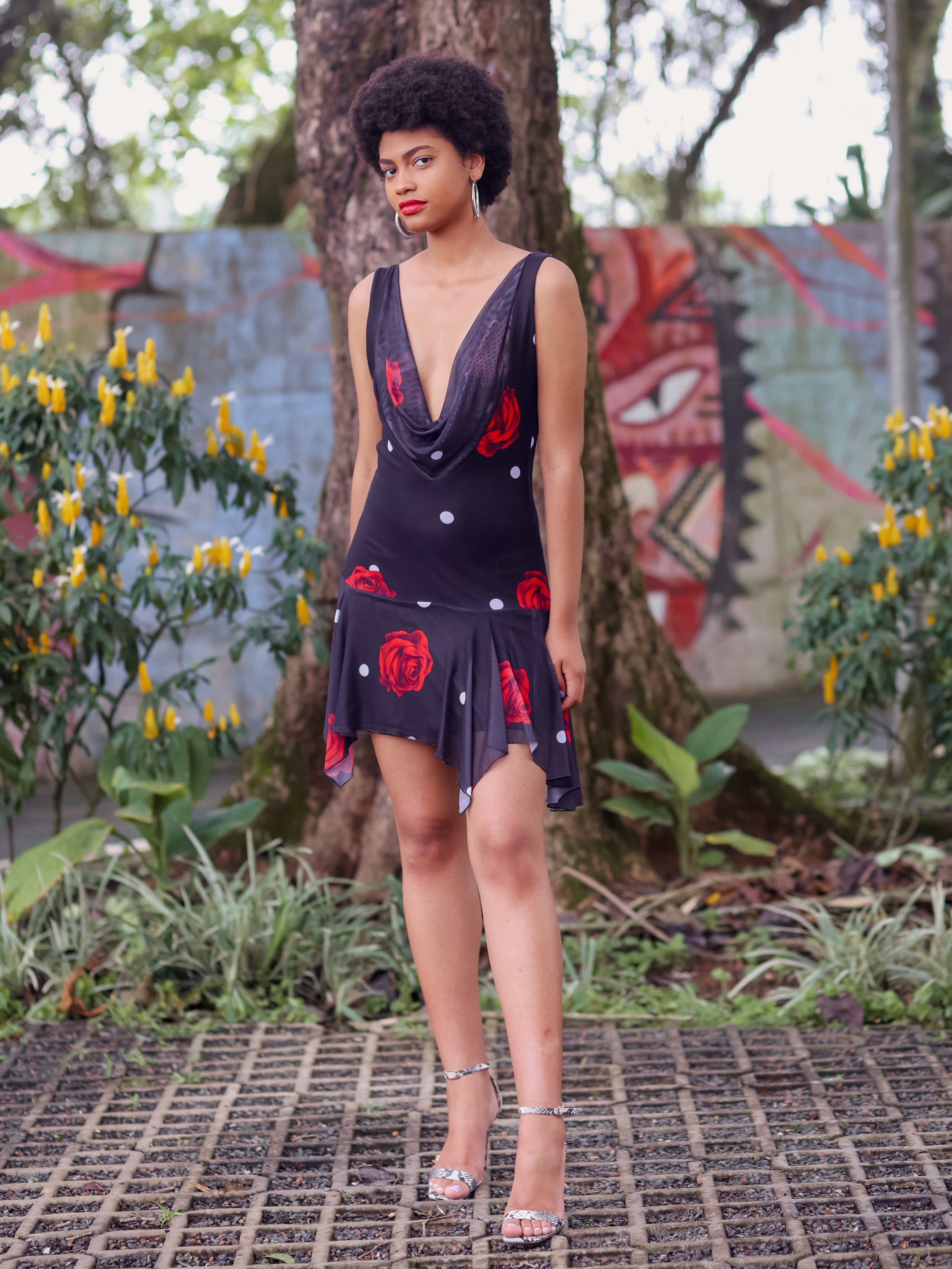 Vestido Decote Caído Poá Rose