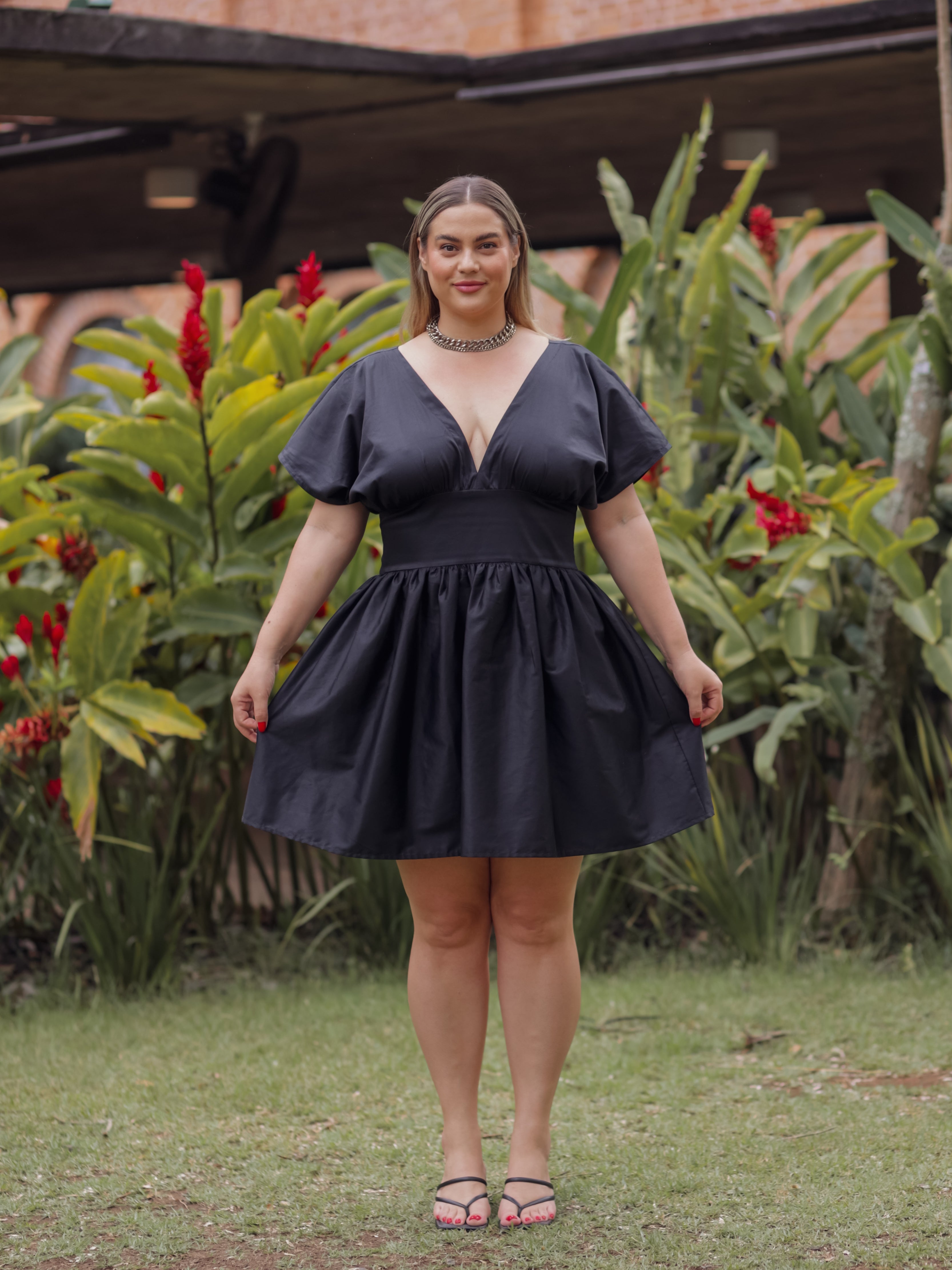 Vestido Clássico curto Sabrina