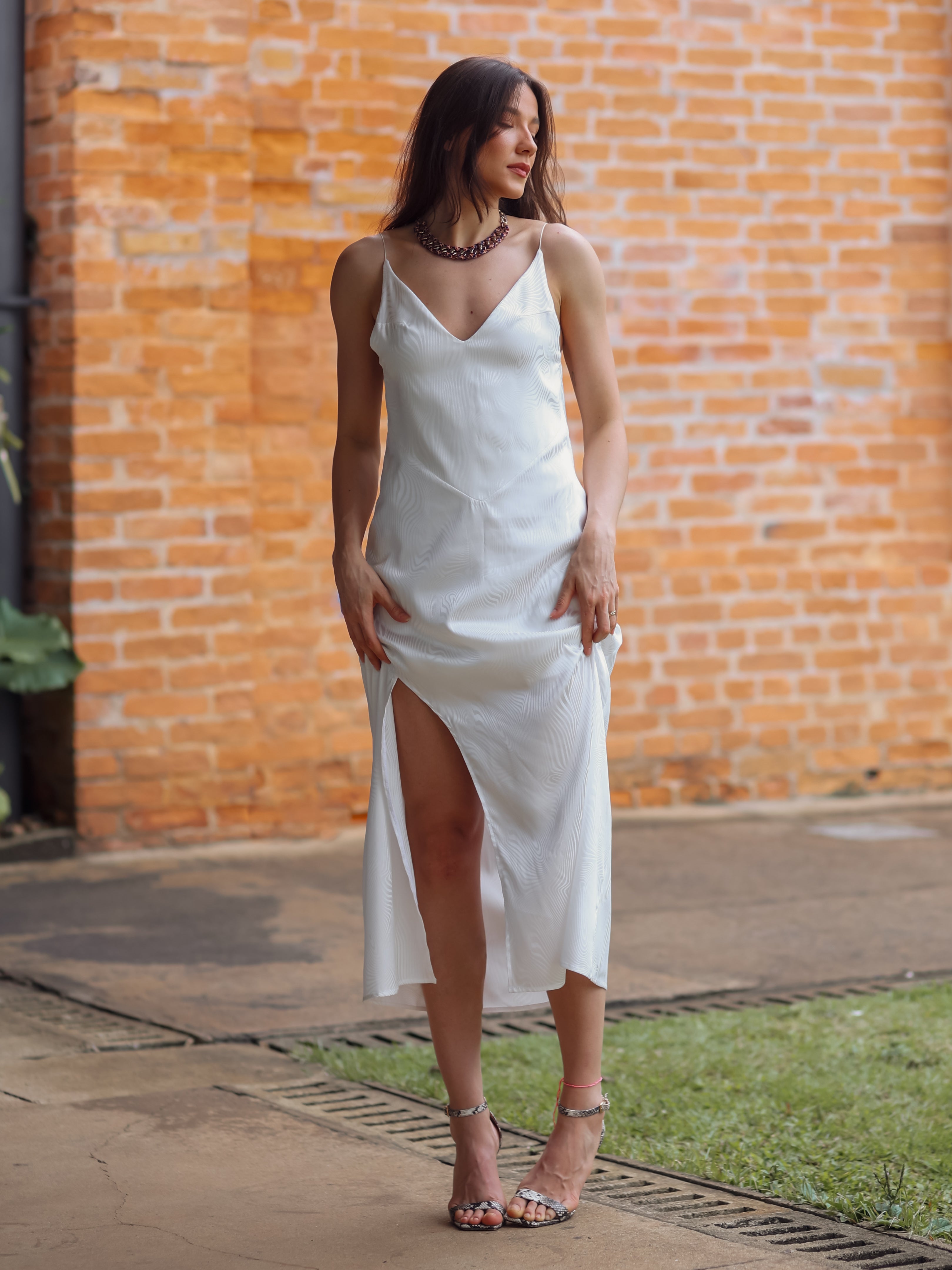 Vestido Réveillon Midi Decote Costas