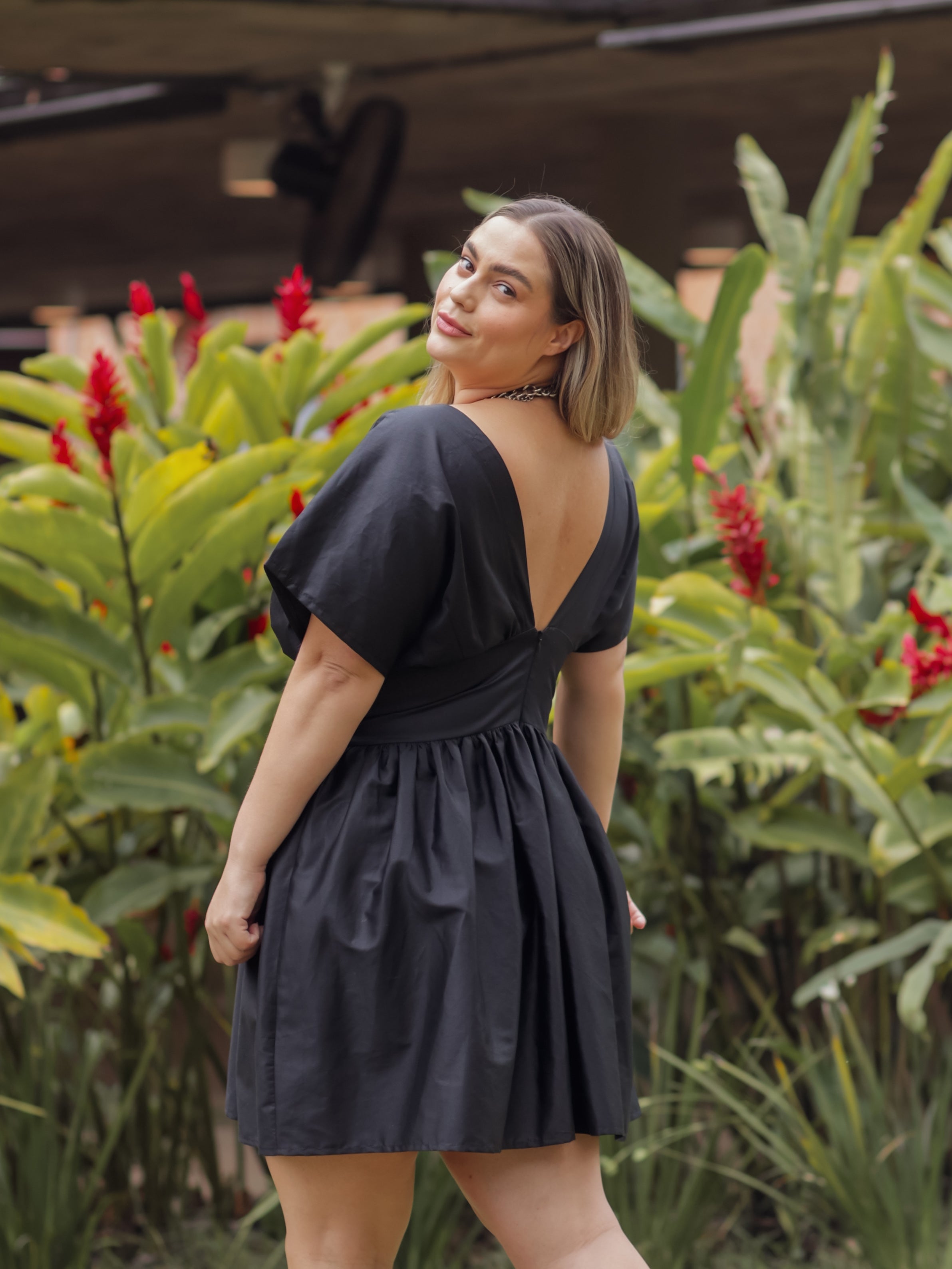 Vestido Clássico curto Sabrina