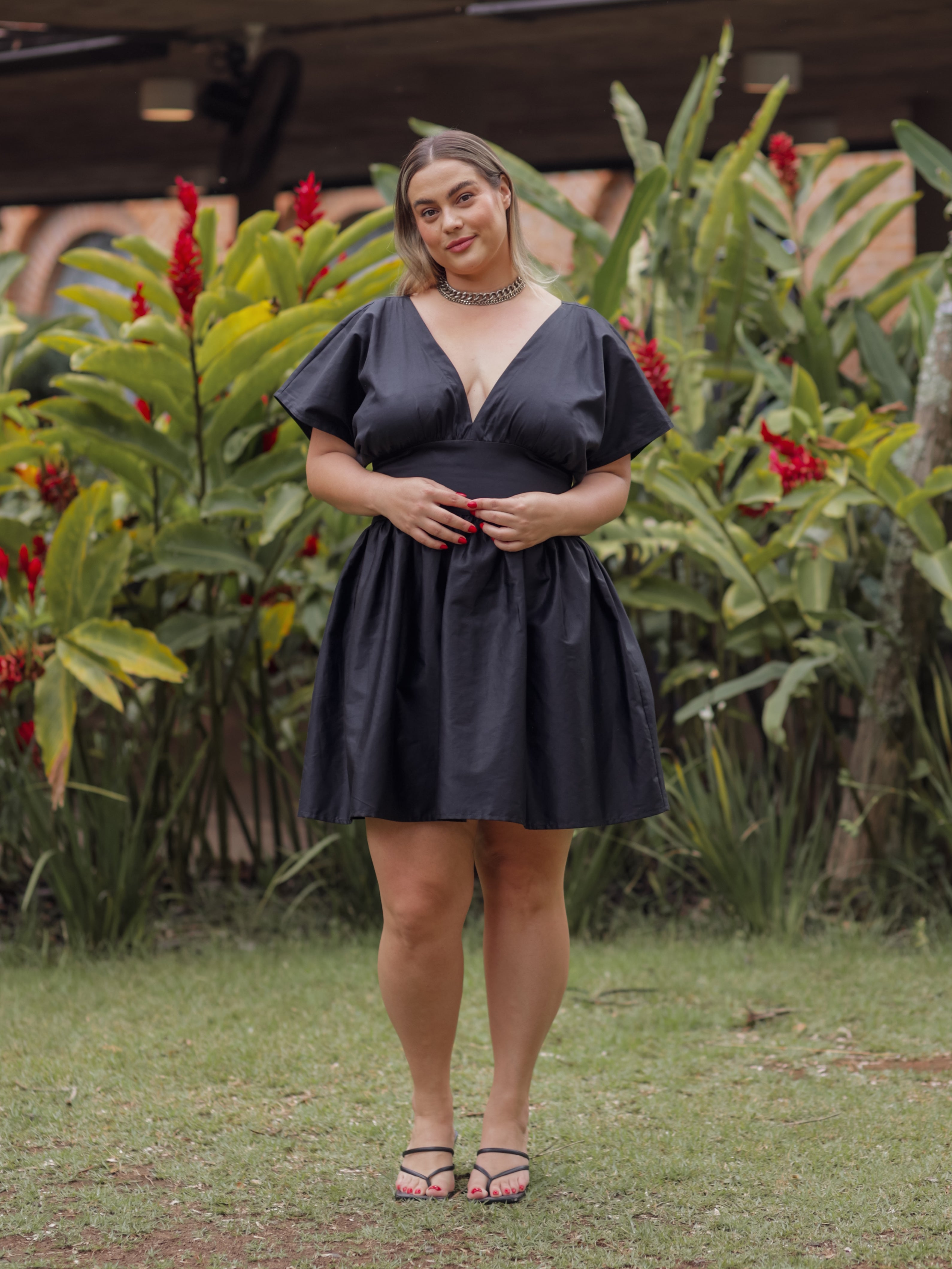 Vestido Clássico curto Sabrina