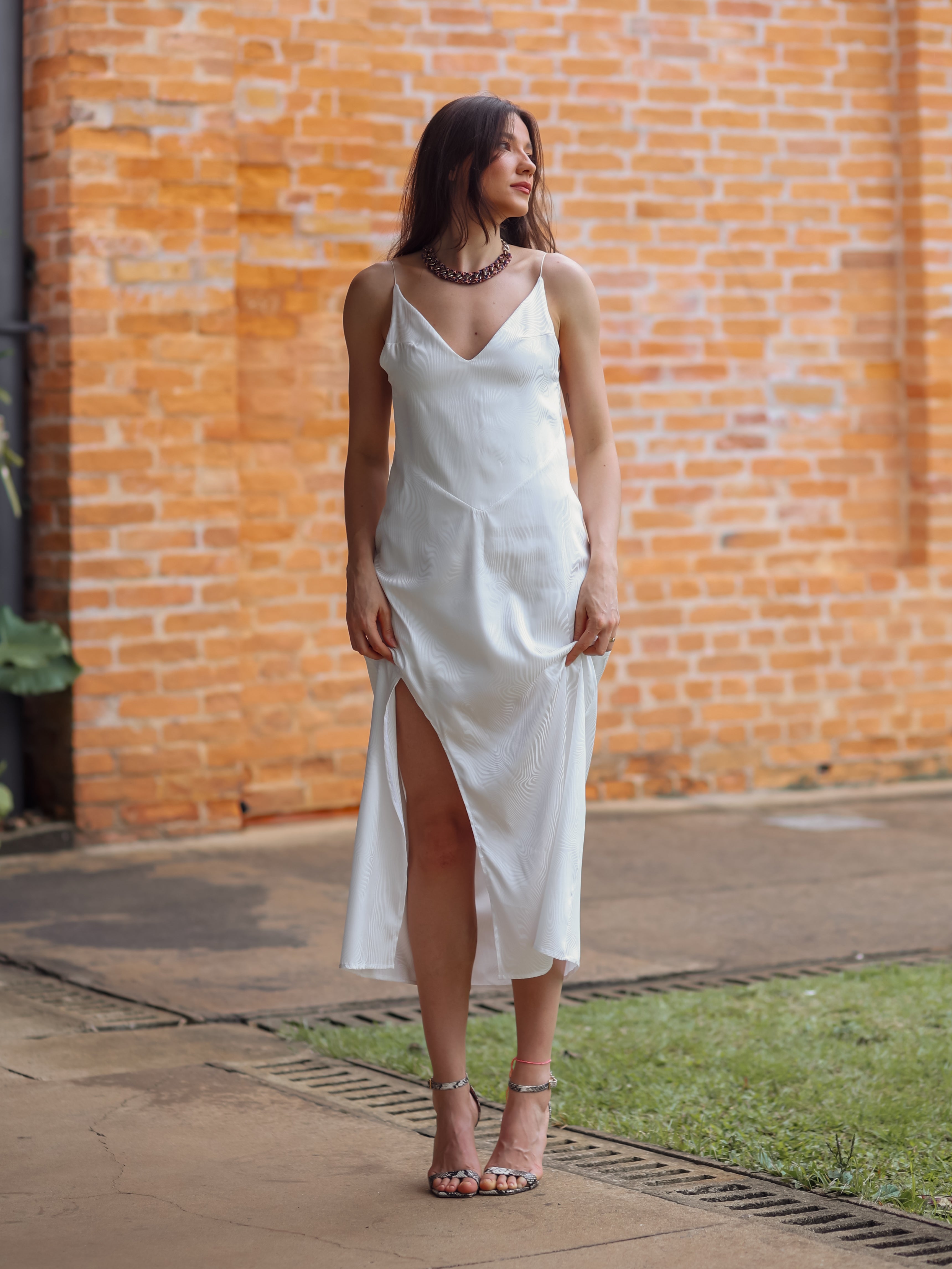 Vestido Réveillon Midi Decote Costas